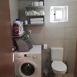 Small With Yard Διαμέρισμα *