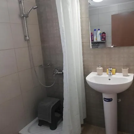 Small With Yard * Hanya